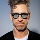 ירמי קפלן במופע להקה חשמלי
